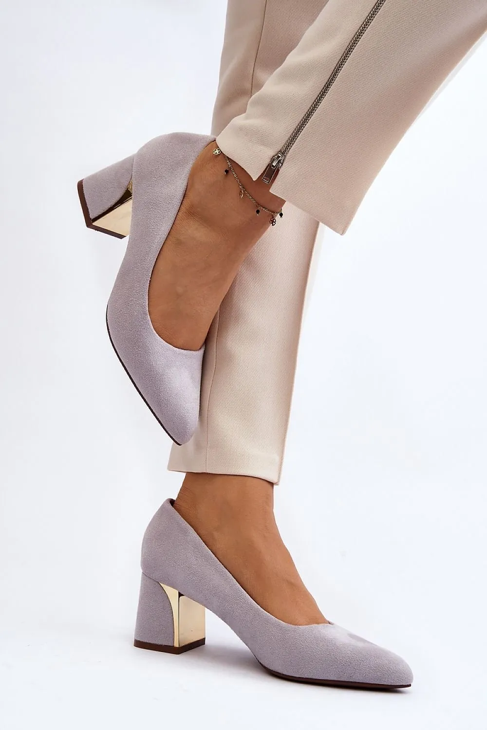 Block heel pumps Step in style