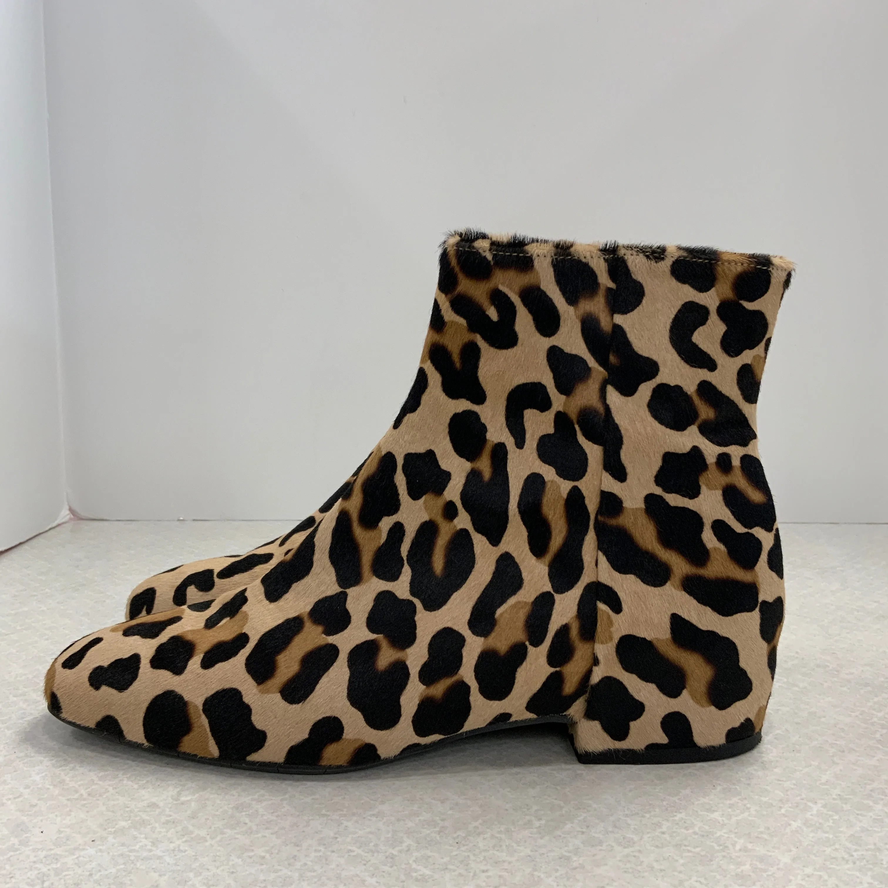 Boots Ankle Flats By Aquatalia In Animal Print, Size: 8.5