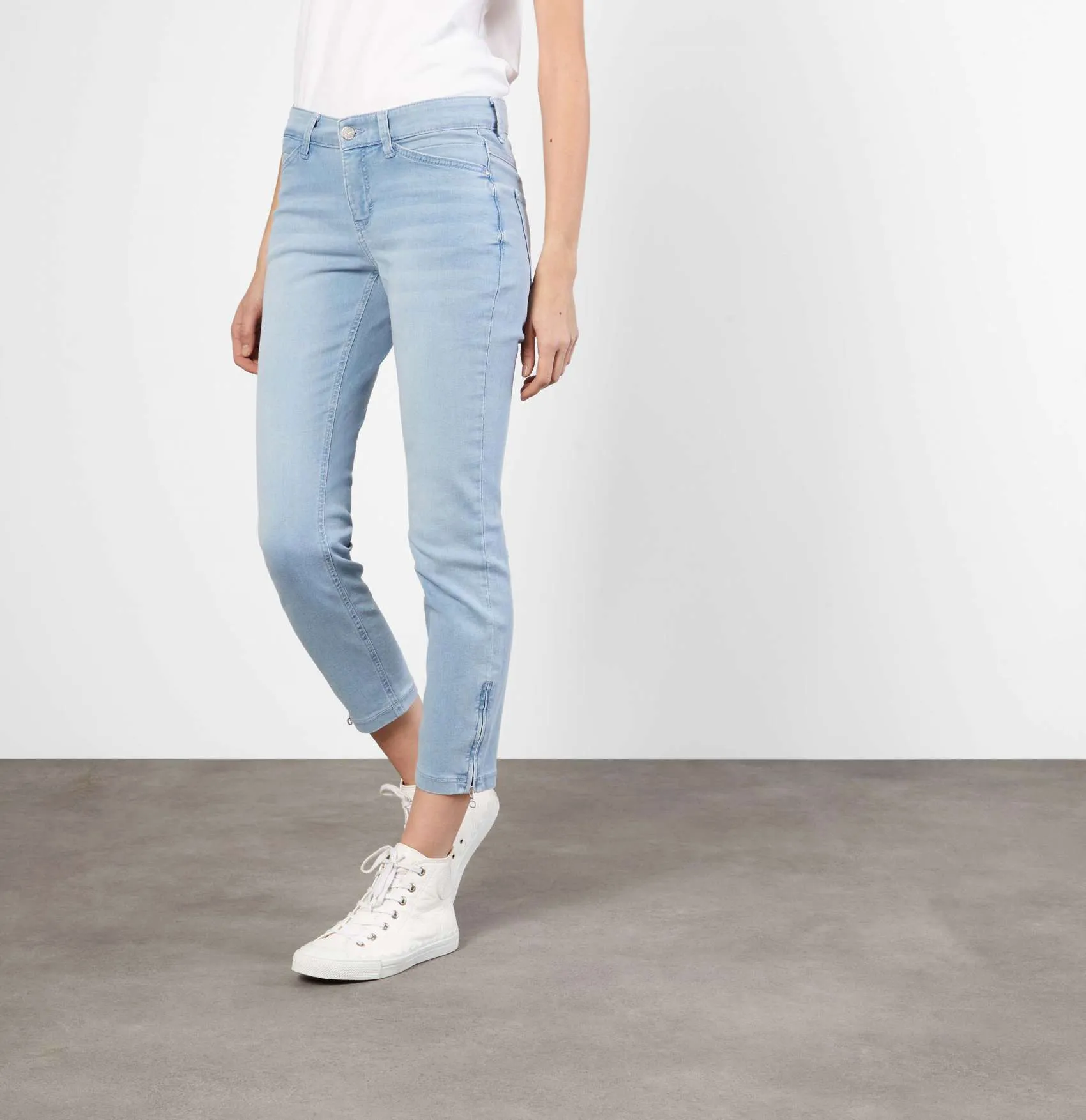 Dream Chic Crop Jean - Summer Blue