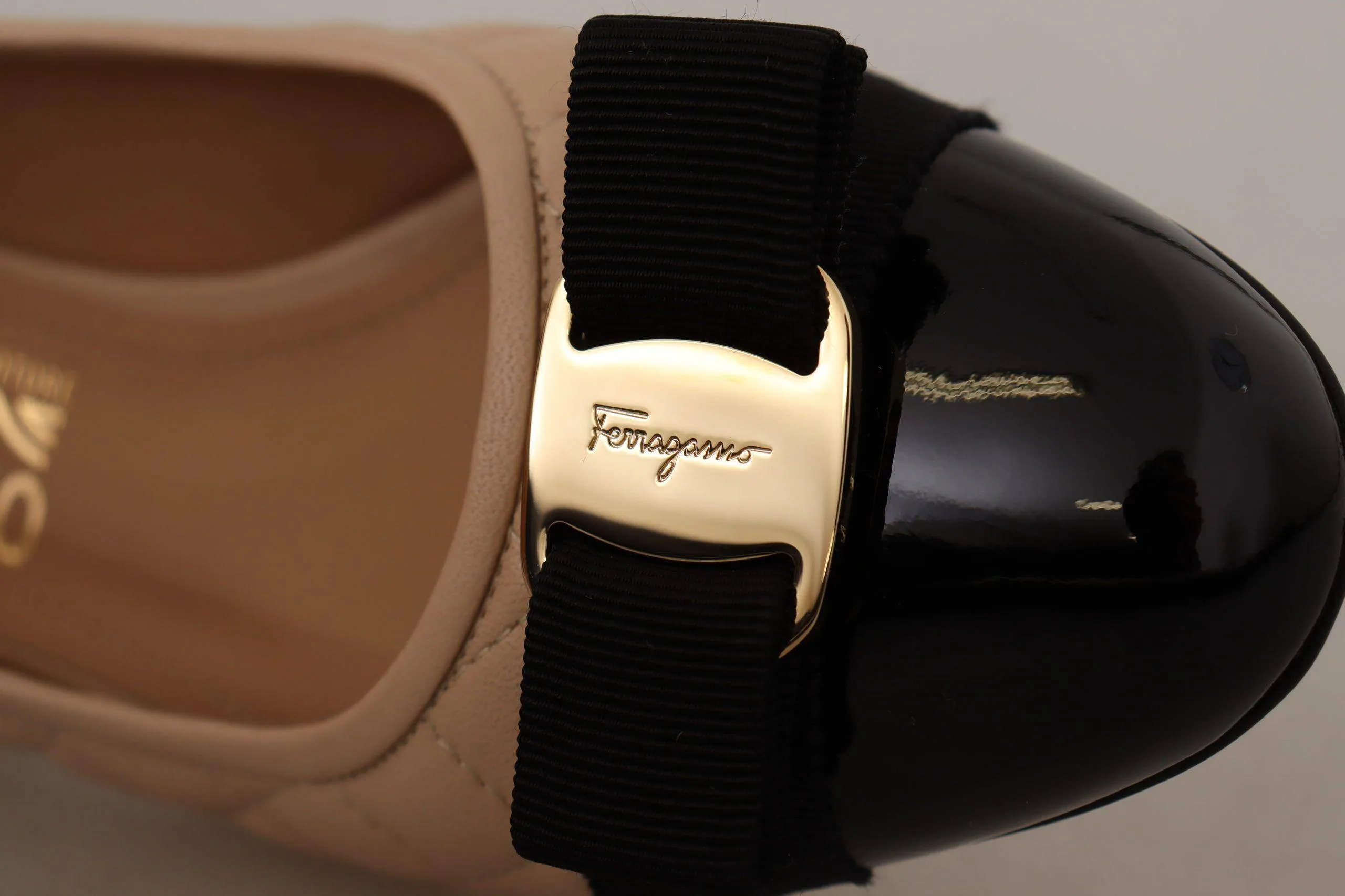 Salvatore Ferragamo Beige and Black Nappa Leather Pumps Shoes