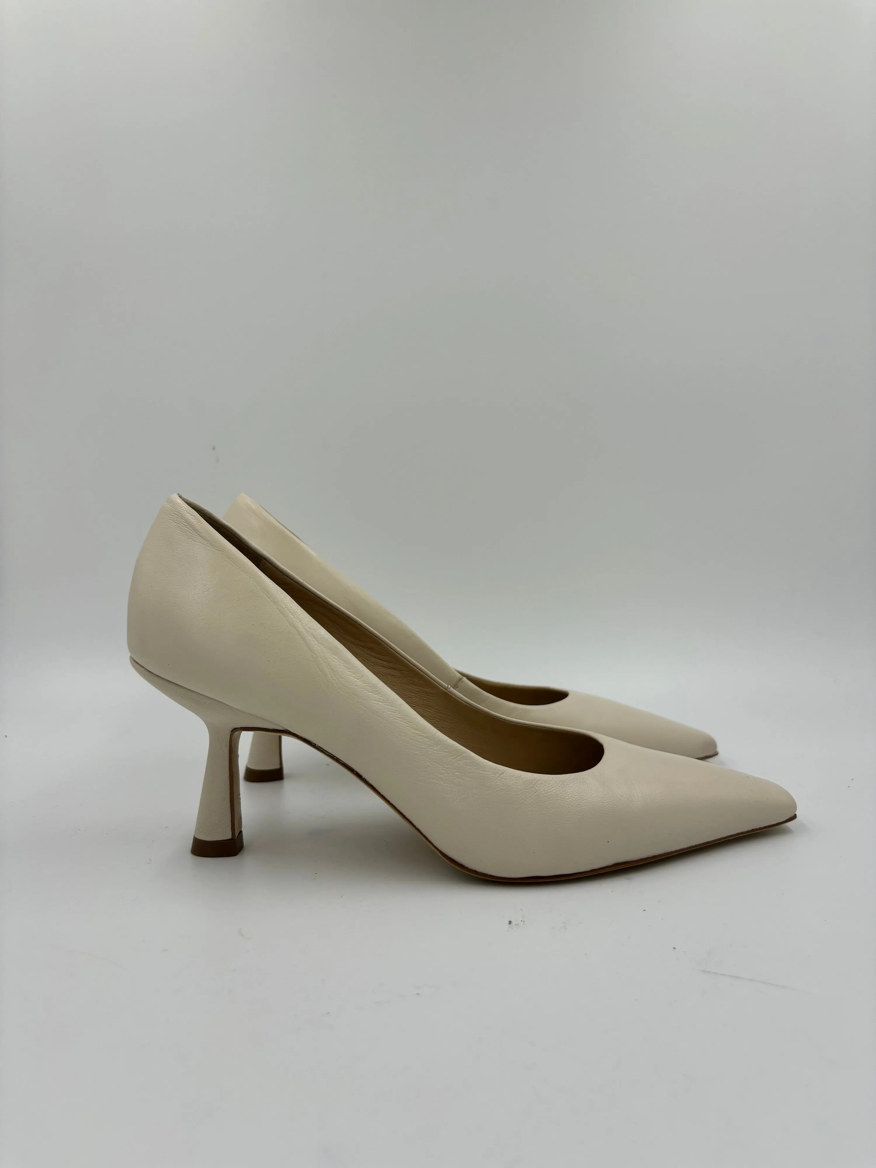 Second Hand Alegre Beige Pump 36