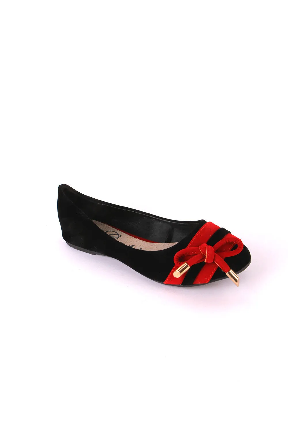 Side Bow Pumps